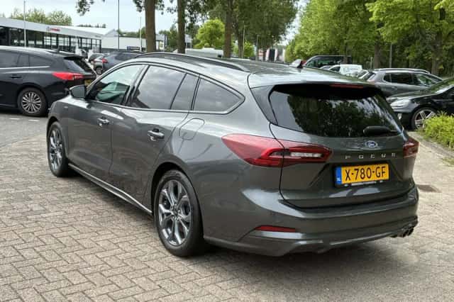 Ford Focus (2023) thumbnail 4