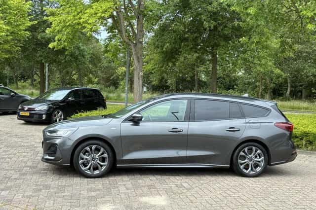 Ford Focus (2023) thumbnail 5