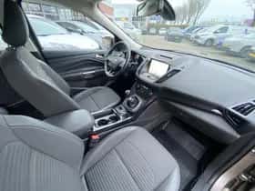 Ford Kuga (2019) thumbnail 11