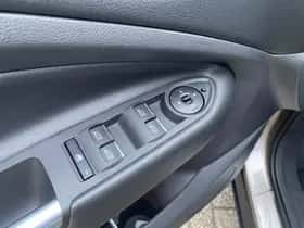 Ford Kuga (2019) thumbnail 15