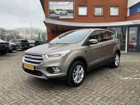 Ford Kuga (2019) thumbnail 3