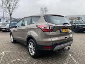 Ford Kuga (2019) thumbnail 5