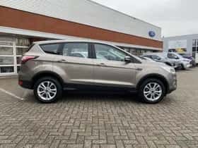 Ford Kuga (2019) thumbnail 10