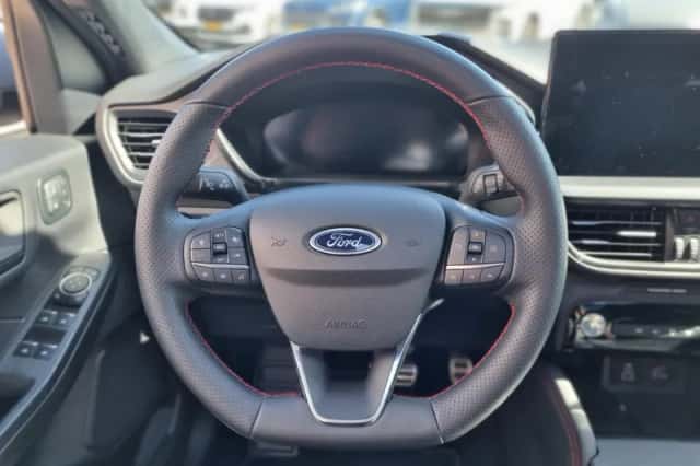 Ford Kuga (2025) thumbnail 18