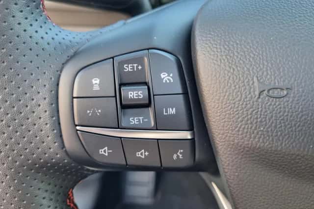 Ford Kuga (2025) thumbnail 21