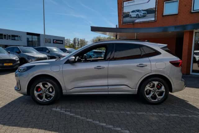 Ford Kuga (2025) thumbnail 4