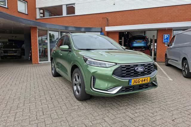 Ford Kuga (2025) thumbnail 4