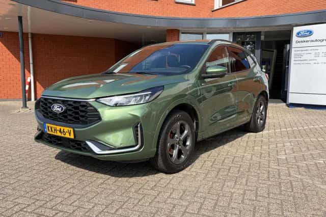 Ford Kuga (2024) thumbnail 2