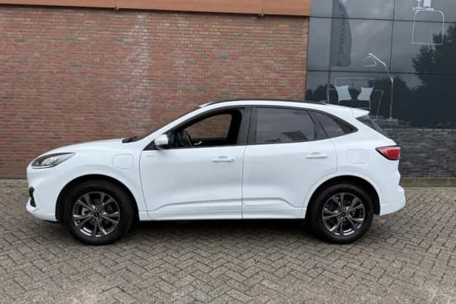 Ford Kuga (2024) thumbnail 3