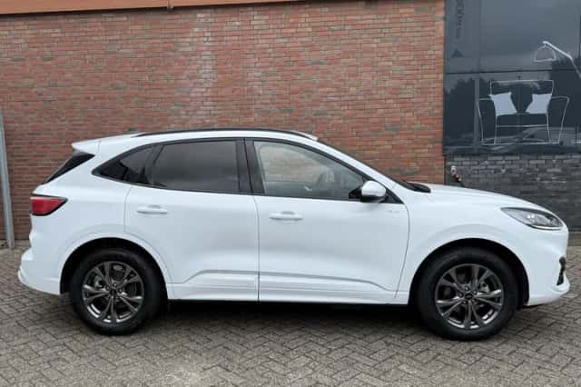 Ford Kuga (2024) thumbnail 6