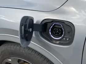 Ford Kuga (2025) thumbnail 4