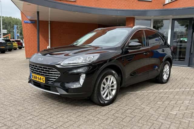 Ford Kuga (2023) thumbnail 3