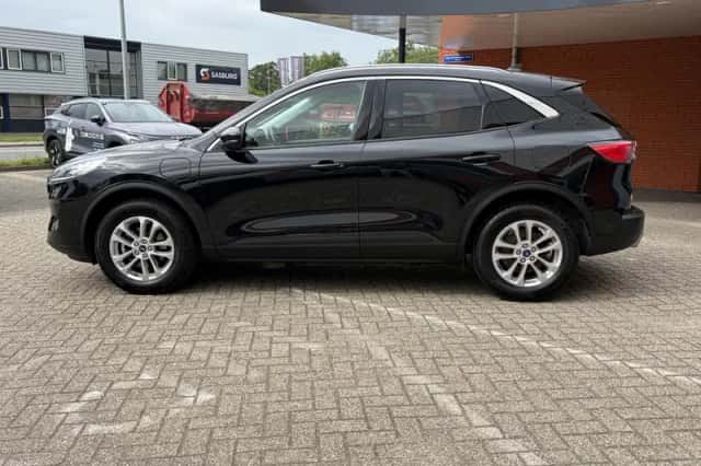 Ford Kuga (2023) thumbnail 4