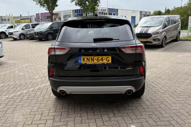 Ford Kuga (2023) thumbnail 6