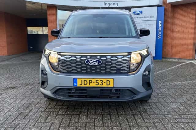 Ford Tourneo Courier (2025) thumbnail 2