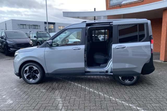 Ford Tourneo Courier (2025) thumbnail 5