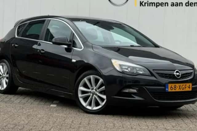 Opel Astra (2012) thumbnail 1