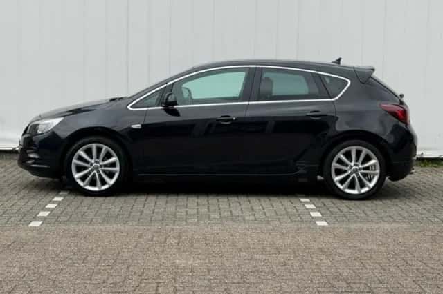 Opel Astra (2012) thumbnail 4
