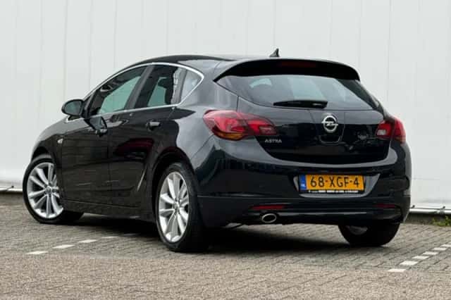 Opel Astra (2012) thumbnail 5