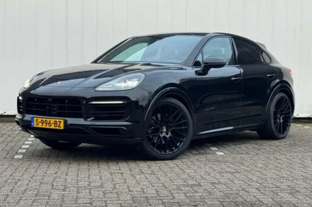 Porsche Cayenne (2023) thumbnail 6
