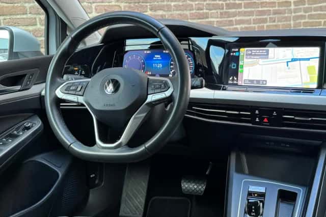 Volkswagen Golf (2021) thumbnail 5