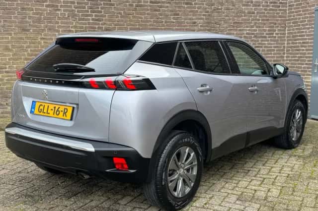 Peugeot 2008 (2023) thumbnail 2