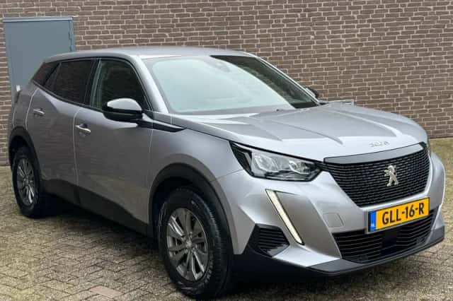 Peugeot 2008 (2023) thumbnail 3