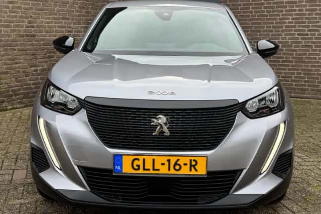 Peugeot 2008 (2023) thumbnail 5