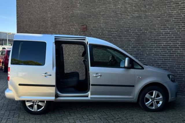 Volkswagen Caddy (2012) thumbnail 6