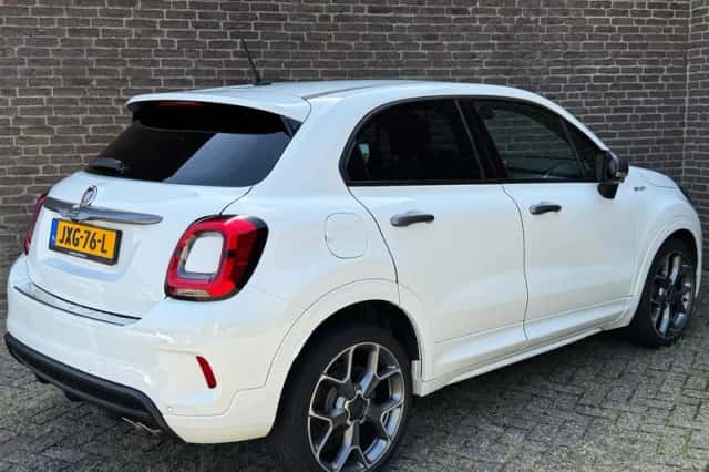 Fiat 500X (2020) thumbnail 2