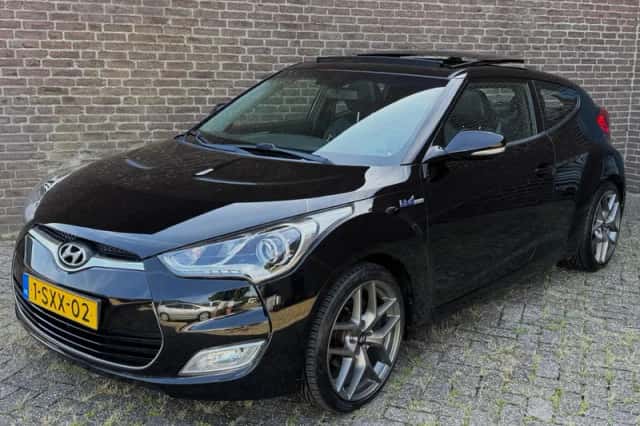 Hyundai Veloster (2013) thumbnail 1