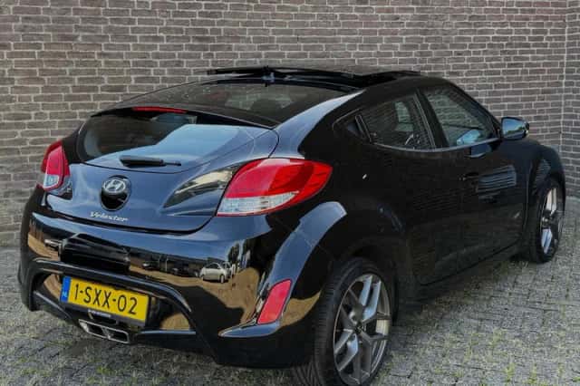 Hyundai Veloster (2013) thumbnail 2