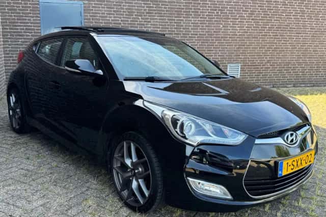 Hyundai Veloster (2013) thumbnail 3