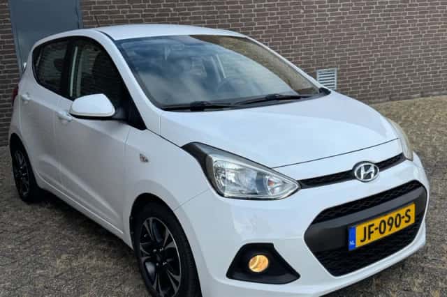 Hyundai i10 (2016) thumbnail 3