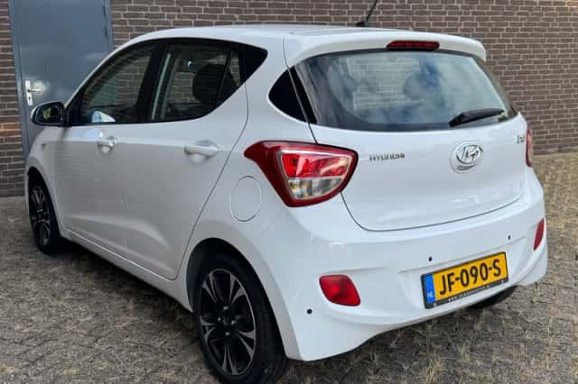 Hyundai i10 (2016) thumbnail 4