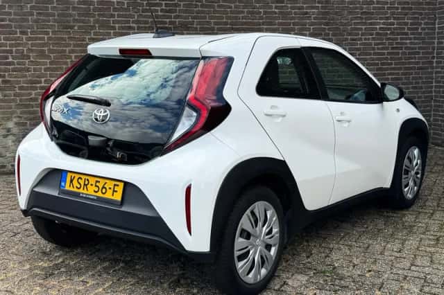 Toyota Aygo X (2022) thumbnail 2