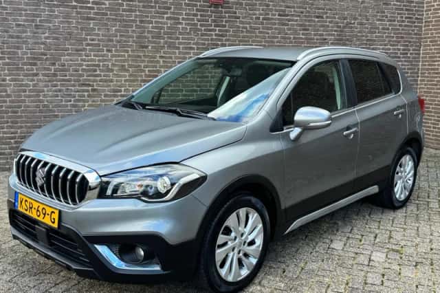 Suzuki S-Cross (2018) thumbnail 1