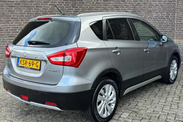 Suzuki S-Cross (2018) thumbnail 6