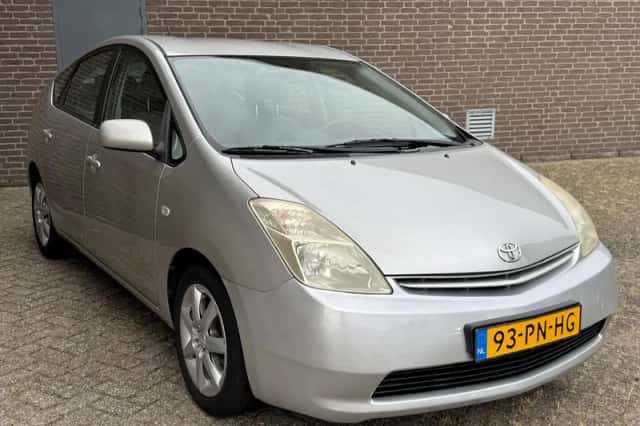 Toyota Prius (2004) thumbnail 3