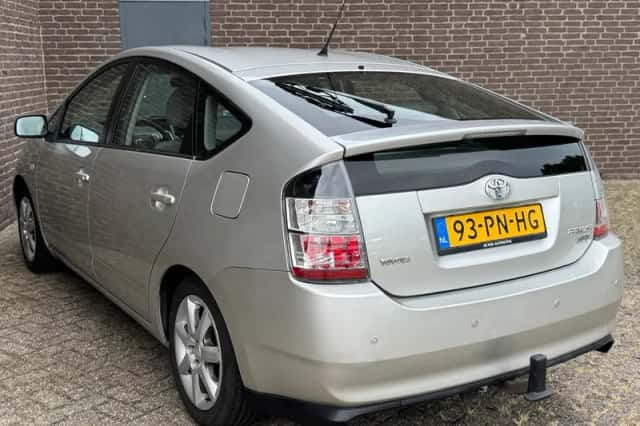 Toyota Prius (2004) thumbnail 4