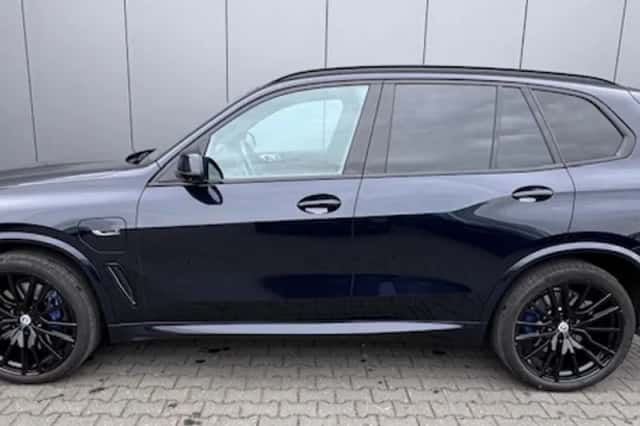 BMW X5 (2023) thumbnail 2