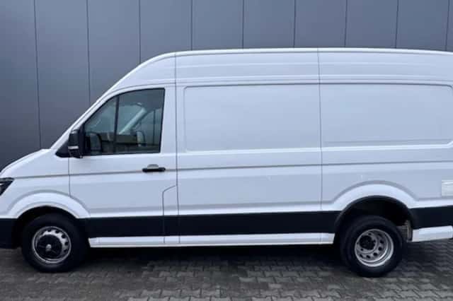 Volkswagen Crafter (2019) thumbnail 2
