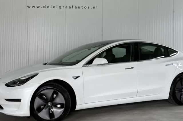 Tesla Model 3 (2019) thumbnail 1