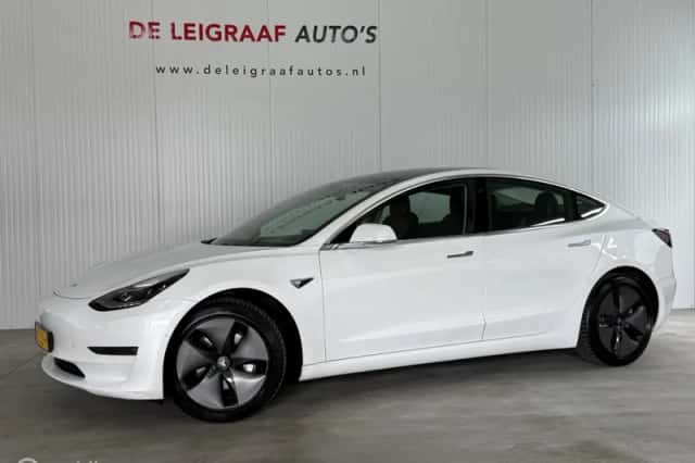Tesla Model 3 (2019) thumbnail 2