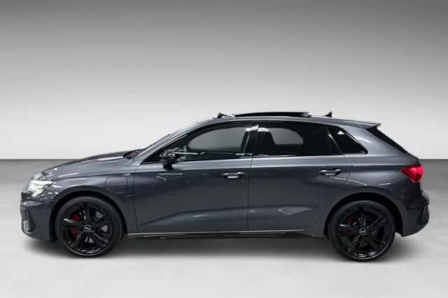 Audi A3 (2022) thumbnail 2
