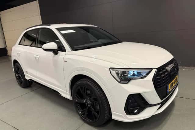 Audi Q3 (2022) thumbnail 4