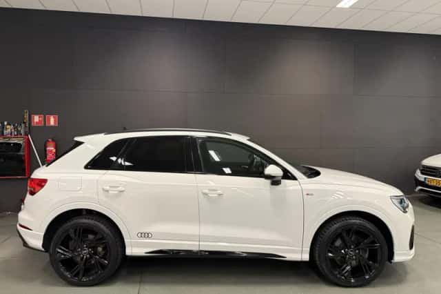 Audi Q3 (2022) thumbnail 6