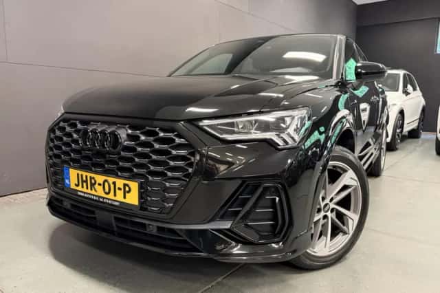 Audi Q3 (2022) thumbnail 1