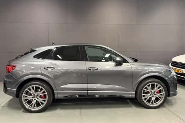 Audi Q3 (2021) thumbnail 2