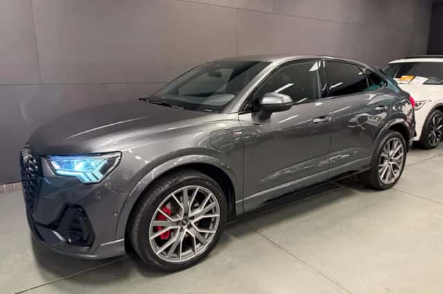 Audi Q3 (2021) thumbnail 4